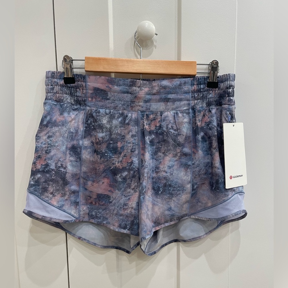 New lululemon Hotty Hot HR Short 4” *Lined - Size 8 Tall